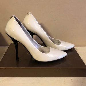 Gucci White Patent Leather Pump